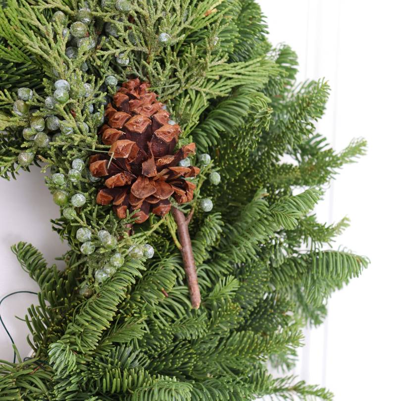 Fresh Mixed Holiday Wreath With Cones - Image 3
